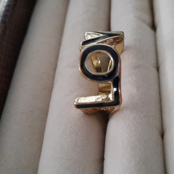 LOVE ring - Picture 2 of 4